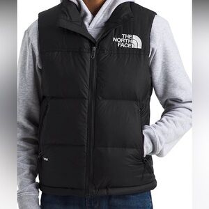 Boys North Face size XL (14-16) with removable hood in good condition.
